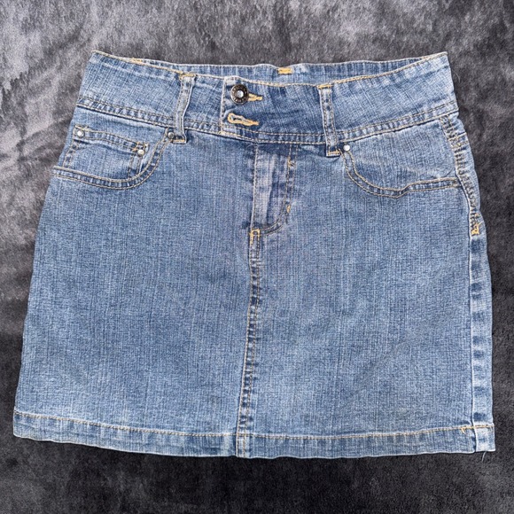 Arizona Jean Co. Dresses & Skirts - Arizona Jean Co Womens Blue Denim Mini Skirt Medium Wash Size 10 Regular Y2K